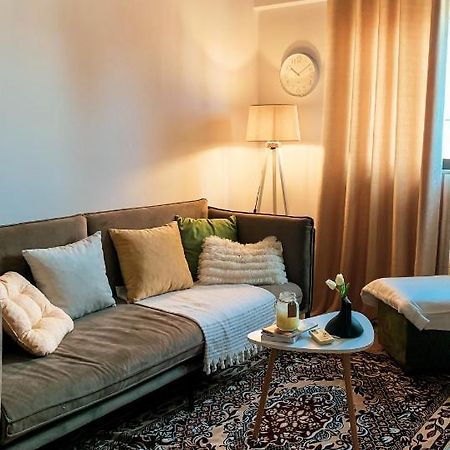 Entire Serviced Apartment With A Beautiful View Tiranë Ngoại thất bức ảnh