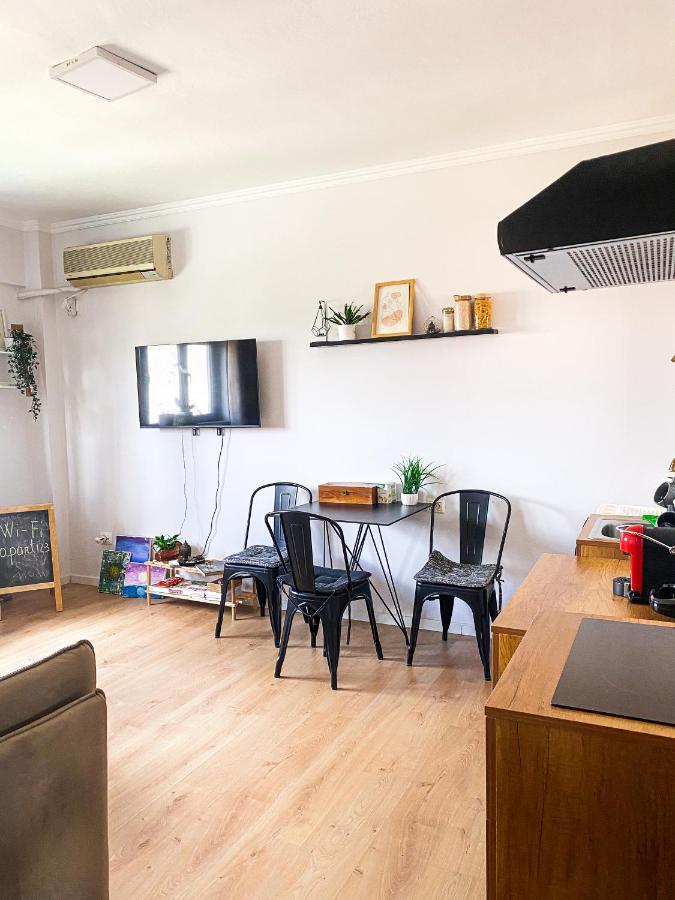 Entire Serviced Apartment With A Beautiful View Tiranë Ngoại thất bức ảnh