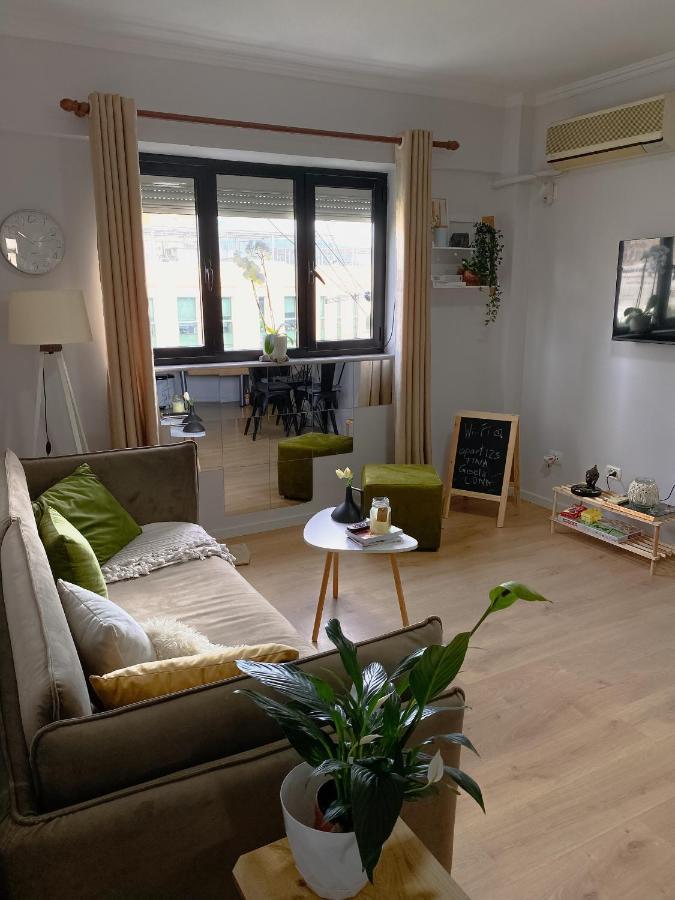 Entire Serviced Apartment With A Beautiful View Tiranë Ngoại thất bức ảnh