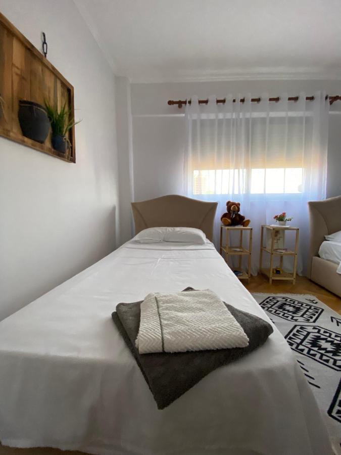 Entire Serviced Apartment With A Beautiful View Tiranë Ngoại thất bức ảnh