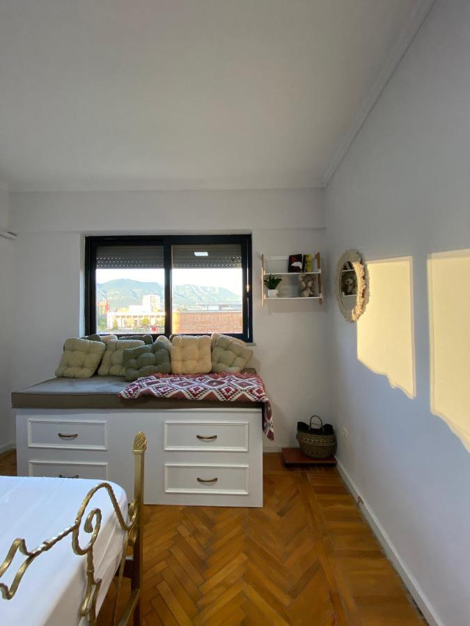 Entire Serviced Apartment With A Beautiful View Tiranë Ngoại thất bức ảnh