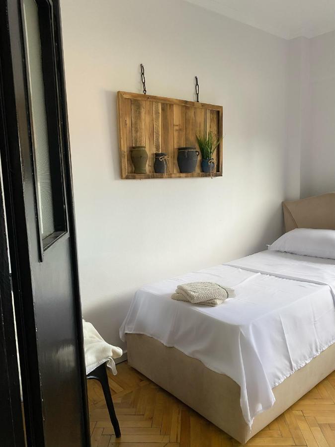 Entire Serviced Apartment With A Beautiful View Tiranë Ngoại thất bức ảnh